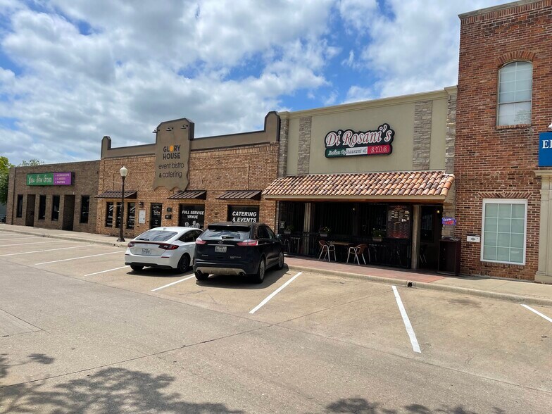 More Photos Of 109-111 S Main St, Irving Restaurant For Sale