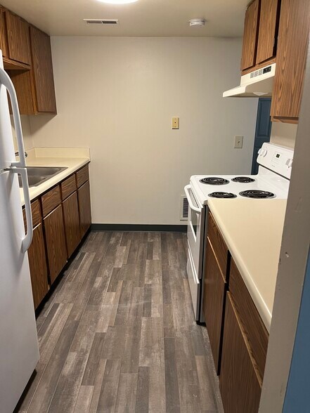 More Photos Of 200 N 11th St, Greenfield Apartments For Sale