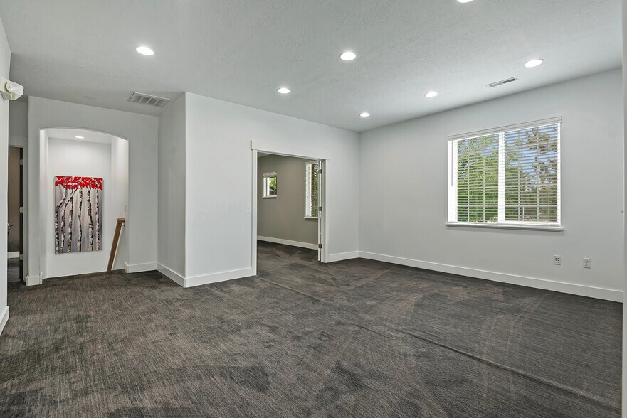 More Photos Of 6691-6715 S 1300 E, Salt Lake City Office For Sale