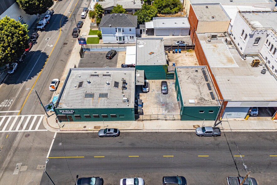 More Photos Of 402 W 5th St, San Pedro General Retail For Sale
