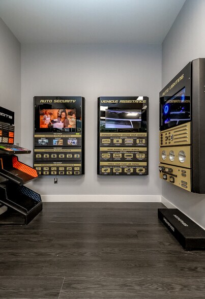 More Photos Of 6747 State Hwy 303 NE, Bremerton Auto Repair For Sale