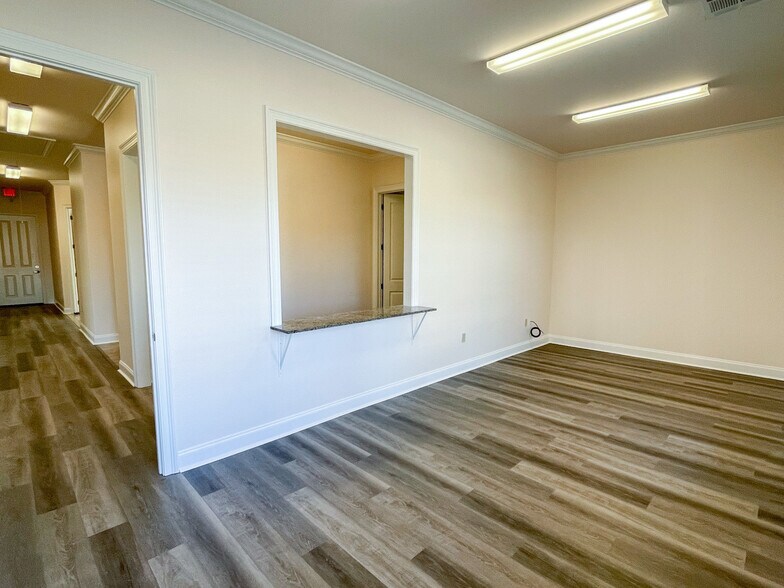 More Photos Of 10245 Siegen Ln, Baton Rouge Office For Lease