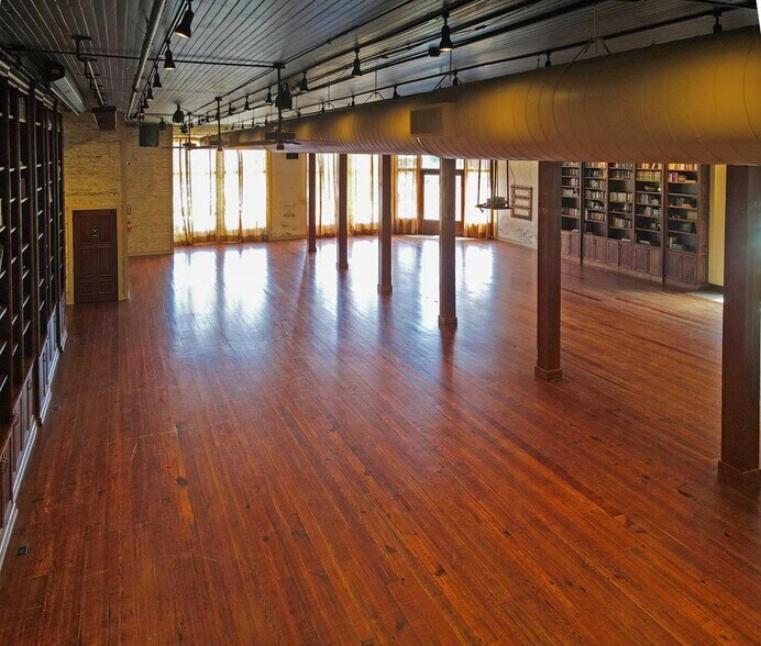 More Photos Of 97 1st St, Grenada General Retail For Sale