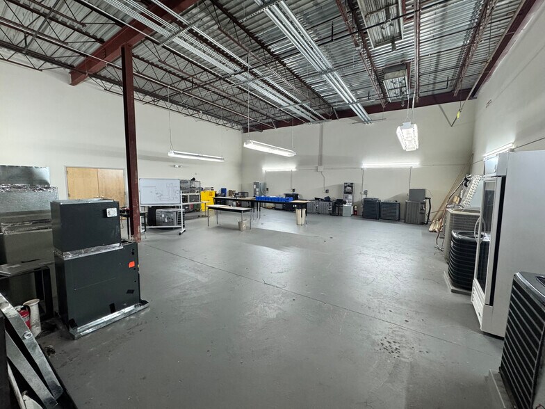 More Photos Of 2140 S Cobb Dr, Smyrna Office For Lease