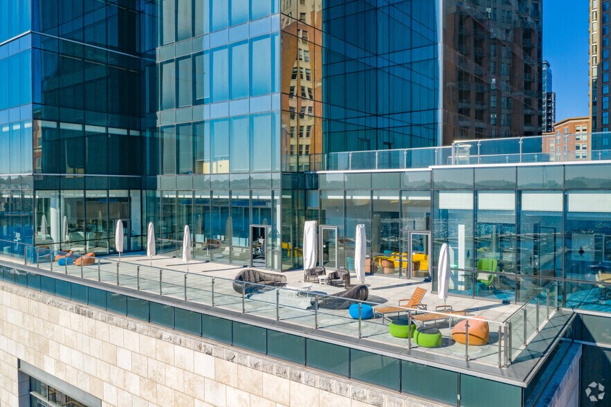 More Photos Of 100 International Dr, Baltimore Office For Lease