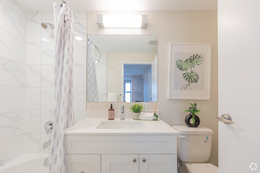 More Photos Of 1015 Innisfil Beach Road, Innisfil Apartments For Lease