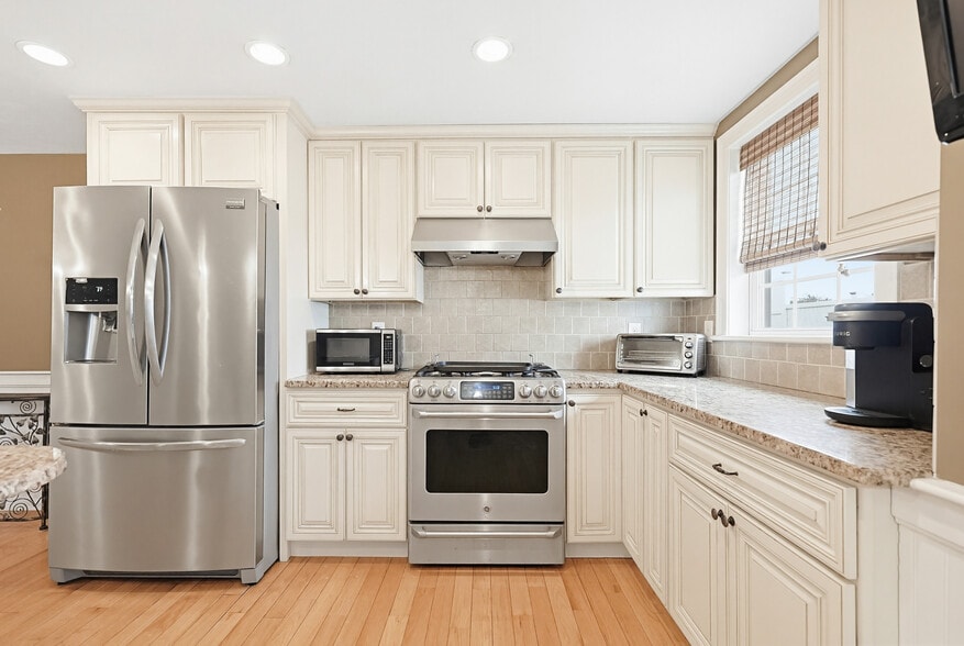 More Photos Of 800 Washington St, Holliston Storefront Retail Residential For Sale