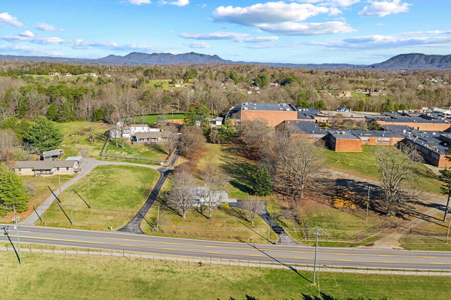 More Photos Of 7700 Tazewell Pike, Corryton Apartments For Sale