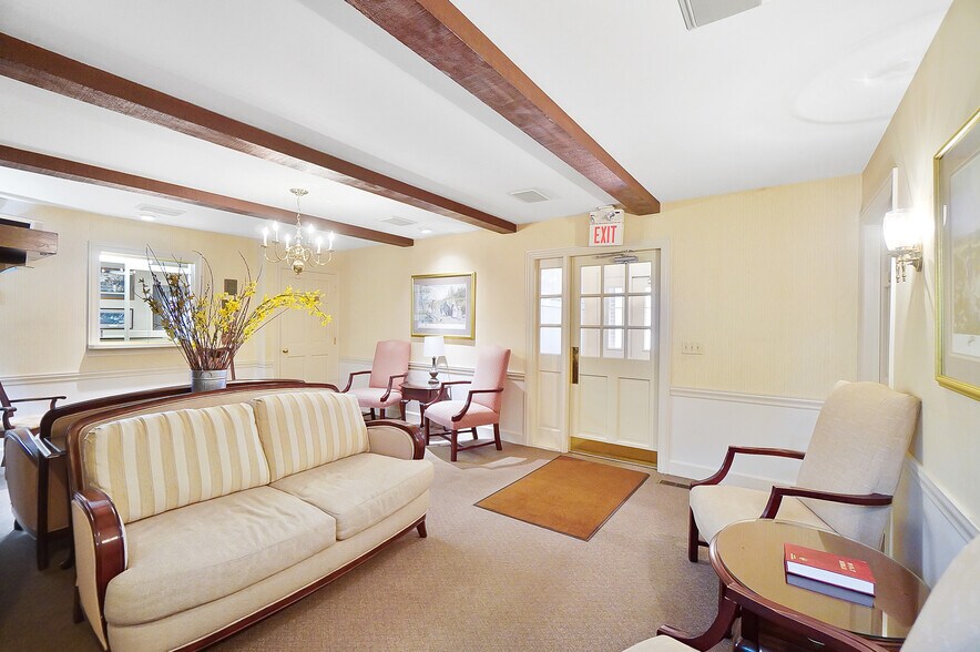 More Photos Of 1354 N Monroe Dr, Xenia Medical For Lease