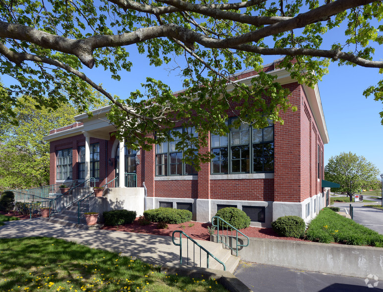 Primary Photo Of 12 Breakneck Hill Rd, Lincoln Office For Lease