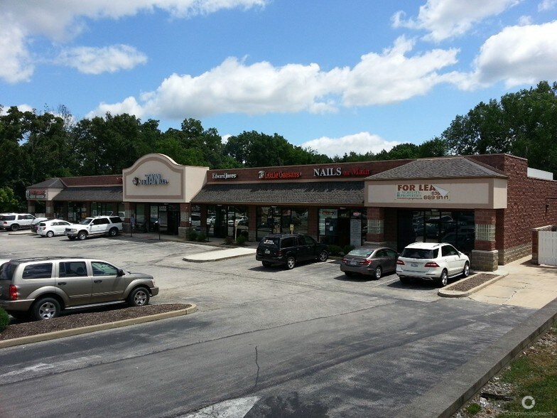 More Photos Of 608 N Main St, O'Fallon Unknown For Lease