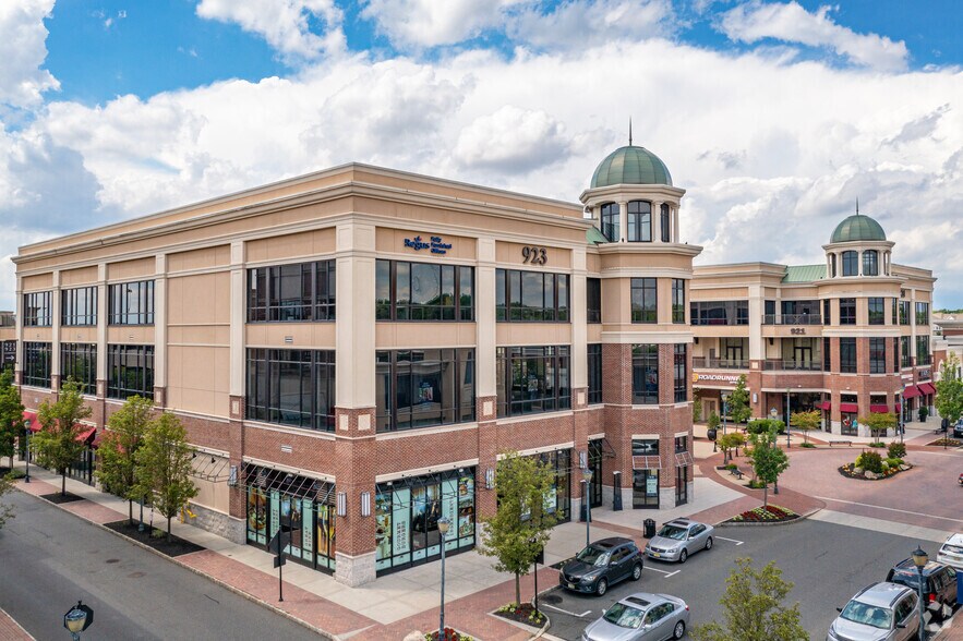 More Photos Of 923 Haddonfield Rd, Cherry Hill Freestanding For Lease