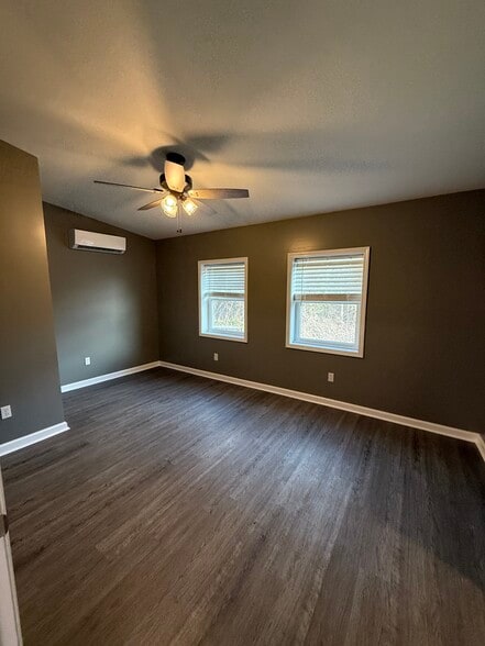 More Photos Of 120 Wade Herrod Rd, Smyrna Freestanding For Lease