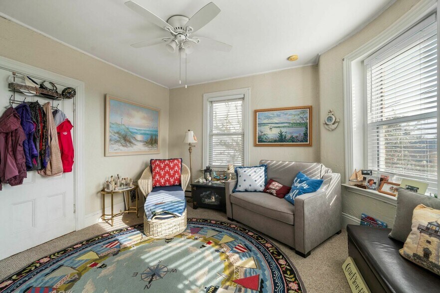 More Photos Of 5 Waveway Ave, Winthrop Apartments For Sale