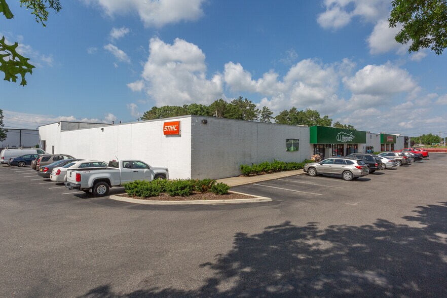 More Photos Of 3600-3606 Veterans Memorial Hwy, Bohemia Freestanding For Lease
