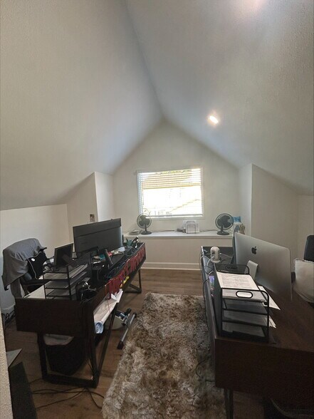 More Photos Of 910 18th St, Plano Office For Sale