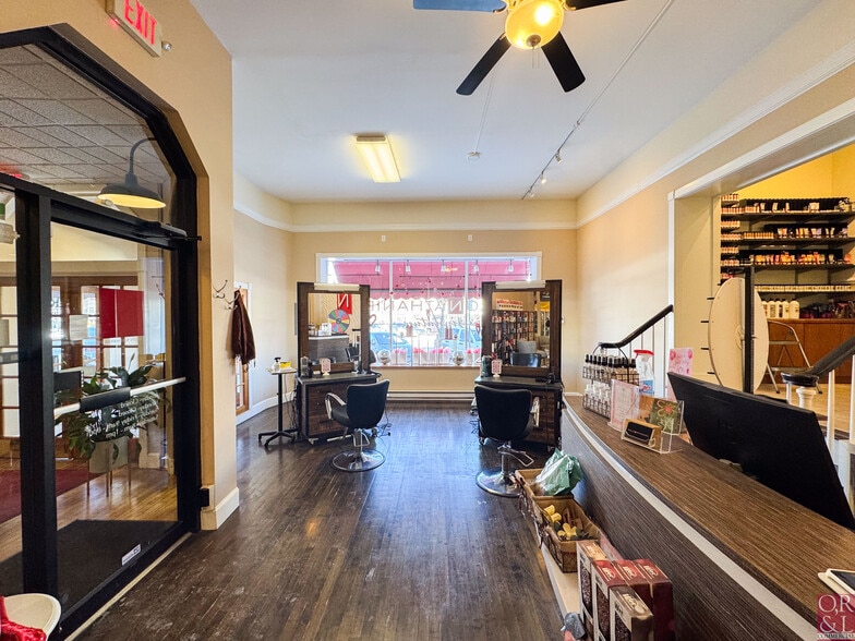 More Photos Of 33-39 N Main St, Wallingford Office For Lease