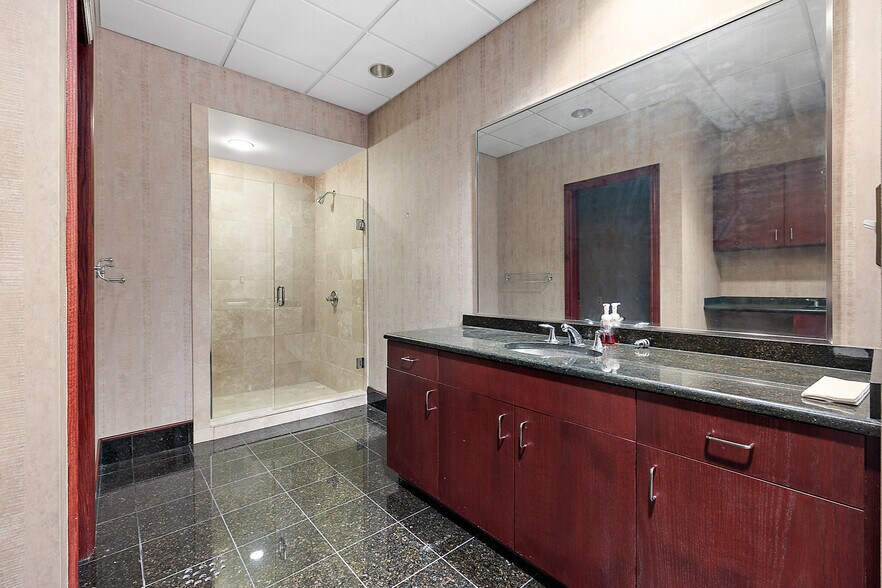 More Photos Of 38880 Garfield Rd, Clinton Township Medical For Lease