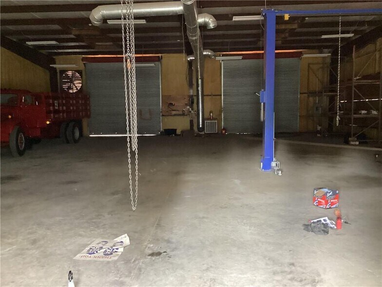 More Photos Of 540 E Church St, Jasper Auto Repair For Sale