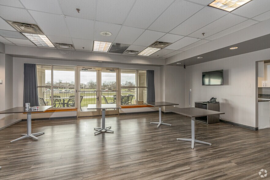 More Photos Of 4640 Trueman Blvd, Hilliard Office For Lease