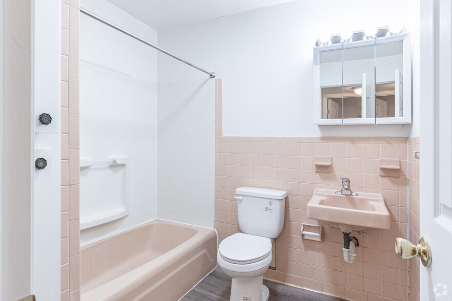 More Photos Of 768-776 Triangle St, Blacksburg Apartments For Sale