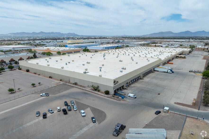 More Photos Of 9600 Pan American, El Paso Distribution For Lease