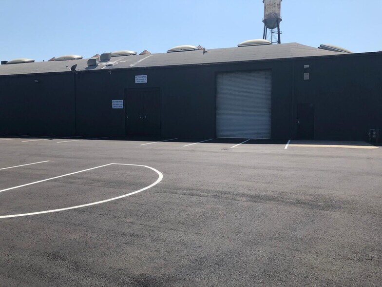 More Photos Of 2529 Chambers St, Vernon Warehouse For Lease