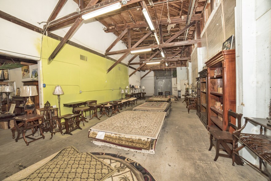 More Photos Of 4214 W Virginia Ave, Tampa Warehouse For Lease