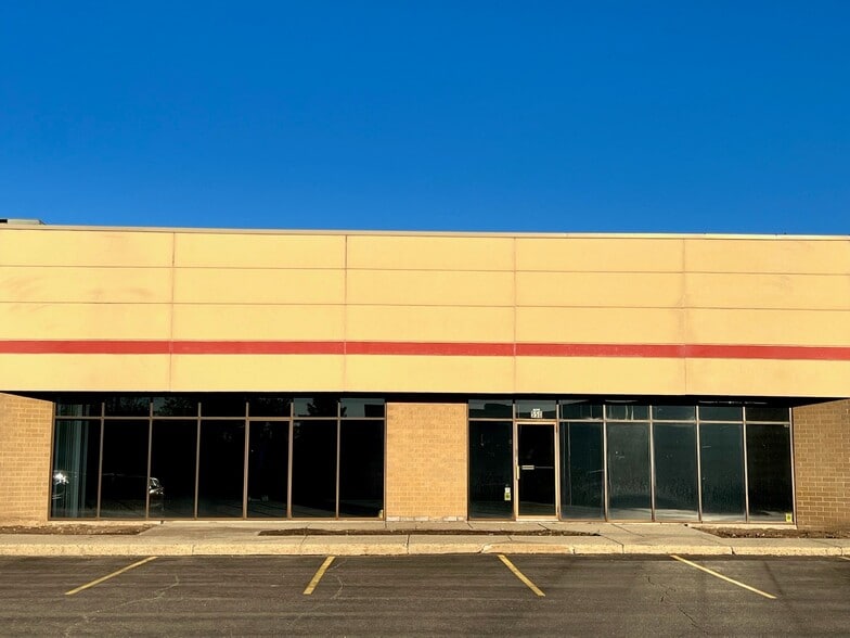 More Photos Of 38855 Hills Tech Dr, Farmington Hills Light Manufacturing For Lease