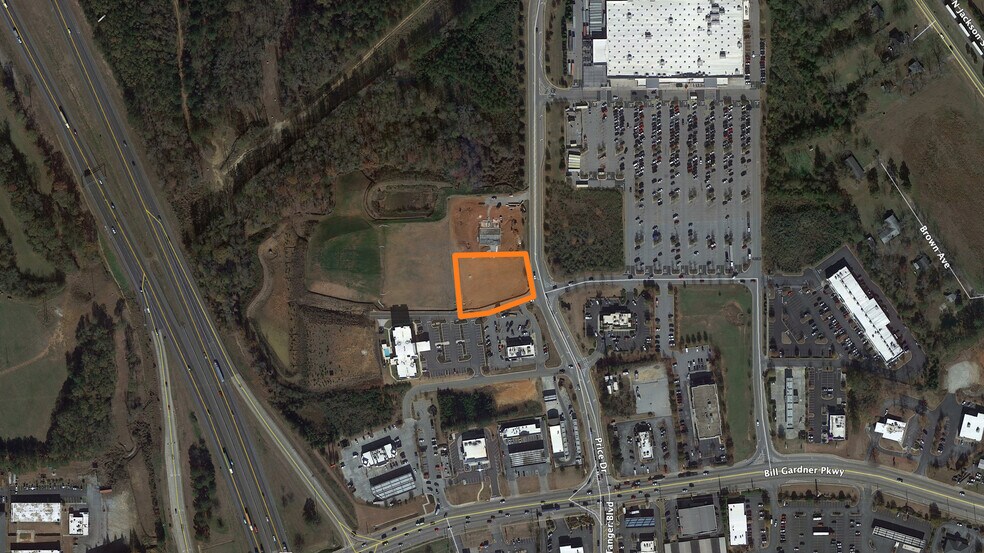 More Photos Of 680 MarketPlace Blvd, Locust Grove Storefront For Lease