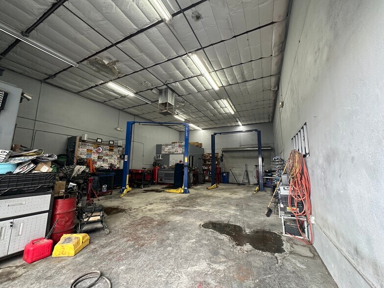 More Photos Of 523 E Dunlap Ave, Phoenix Auto Repair For Sale