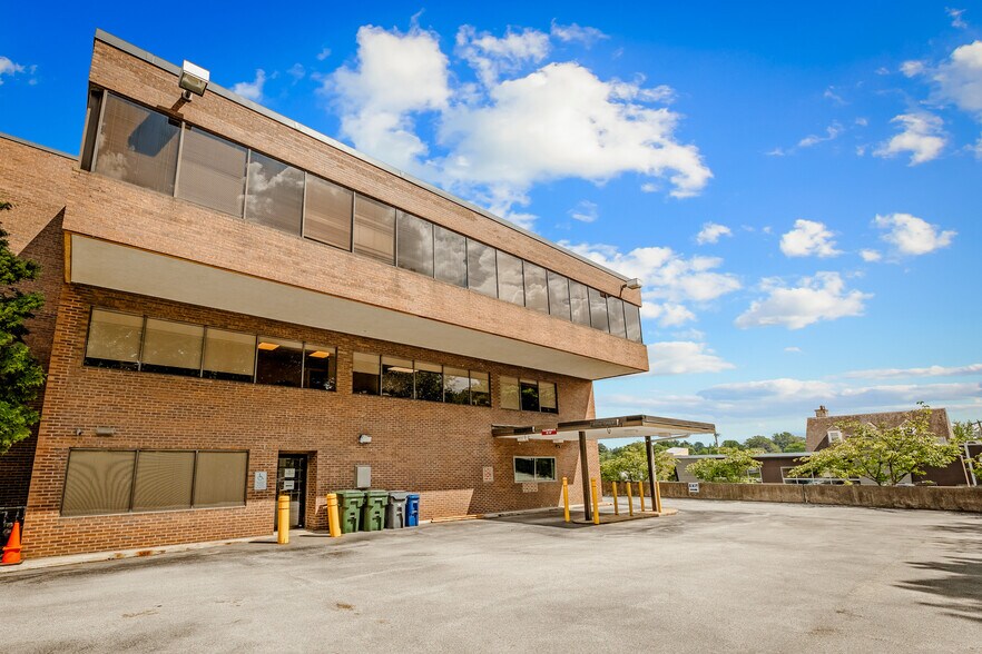 More Photos Of 1494 Old York Rd, Abington Medical For Sale