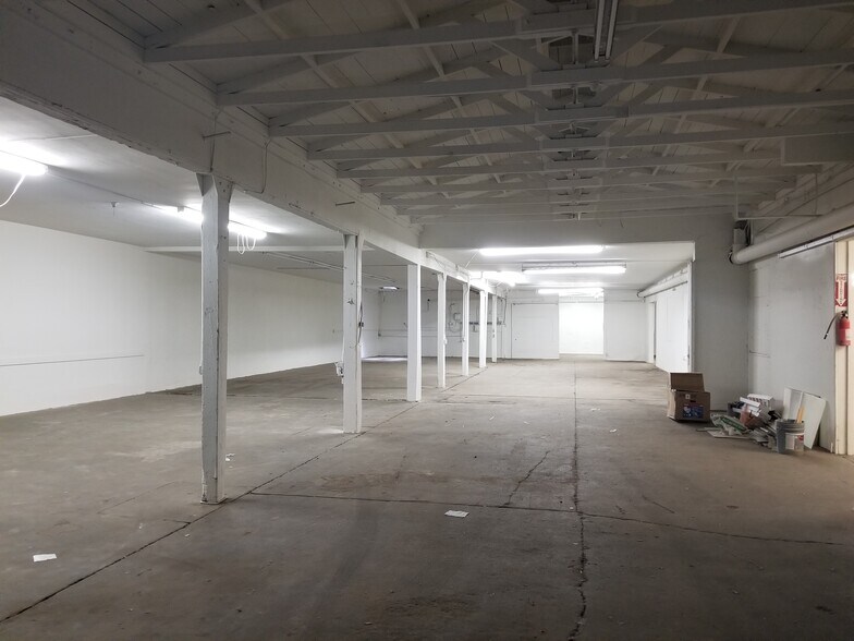 More Photos Of 425 E 58th St, Los Angeles Warehouse For Lease