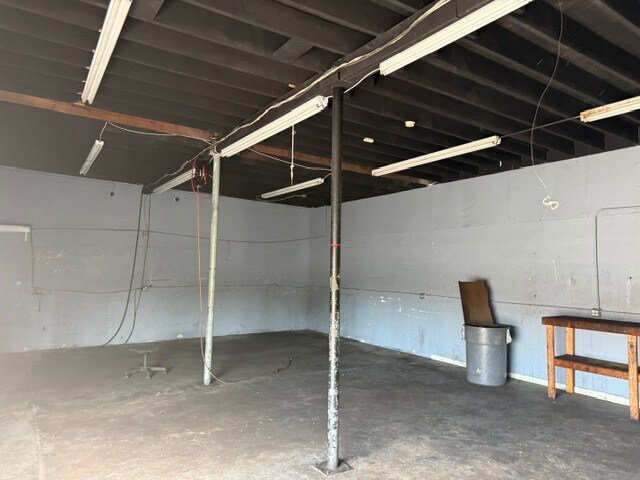More Photos Of 1520 N Nova Rd, Daytona Beach Manufacturing For Lease