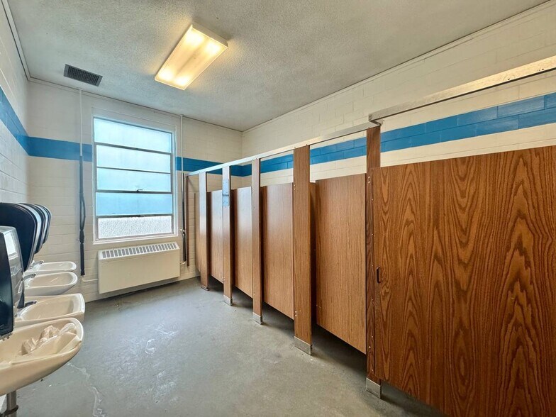 More Photos Of 111 W College Ave, Shelbina Schools For Sale