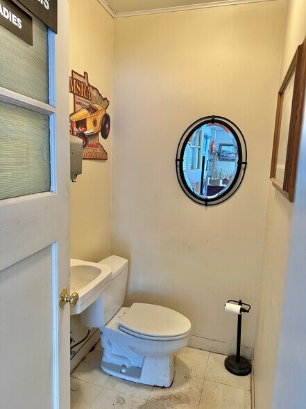 More Photos Of 1401 SE Broadway Ave, Albert Lea Specialty For Sale