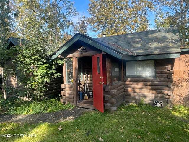 More Photos Of 213 W Fireweed Ln, Anchorage Office For Sale