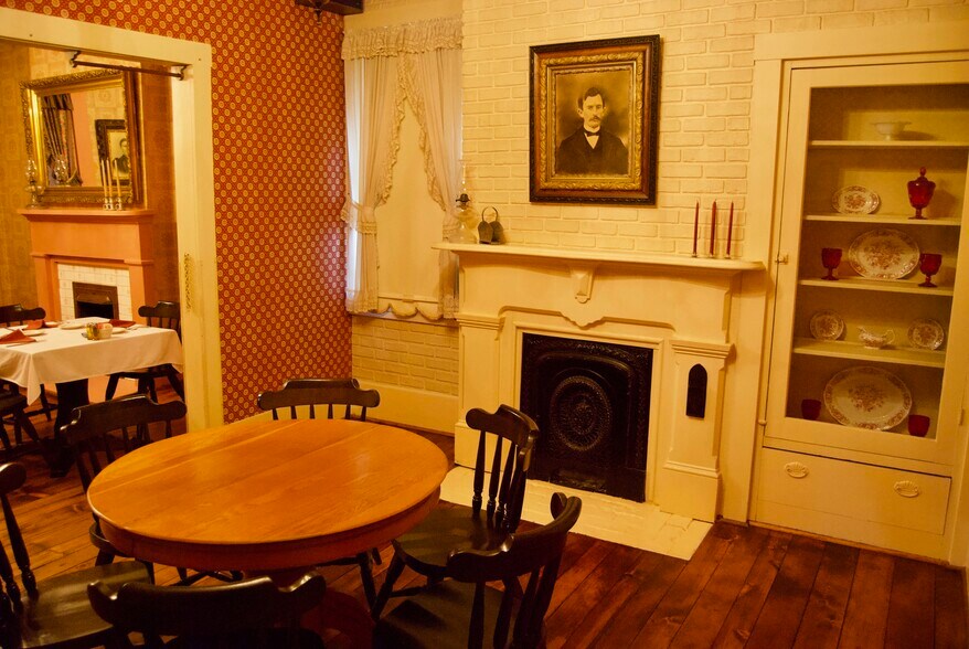 More Photos Of 690-692 State Route 66, Leechburg General Retail For Sale