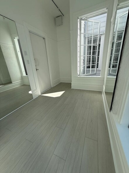 More Photos Of 3516 Sacramento St, San Francisco Storefront Retail Office For Lease