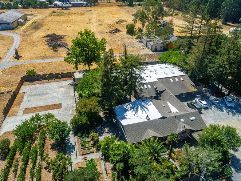 More Photos Of 75 Fremont Dr, Sonoma Storefront Retail Residential For Sale