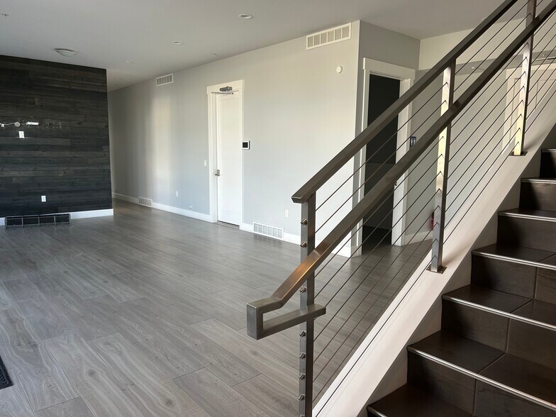 More Photos Of 564 W 700 S, Pleasant Grove Office For Lease