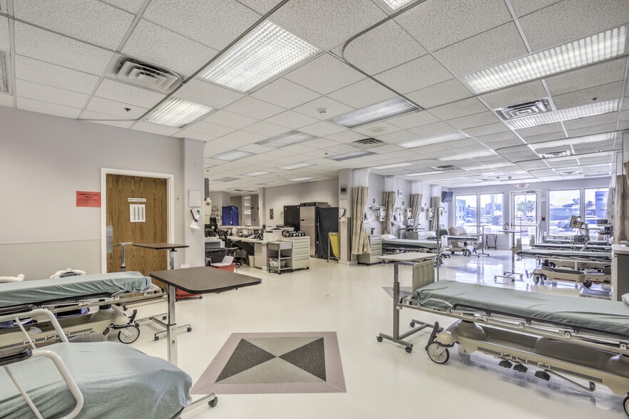 More Photos Of 3560 E Flamingo Rd, Las Vegas Medical For Sale