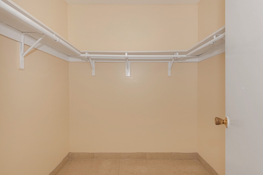 More Photos Of 4063-4065 SW 51st St, Fort Lauderdale Apartments For Sale