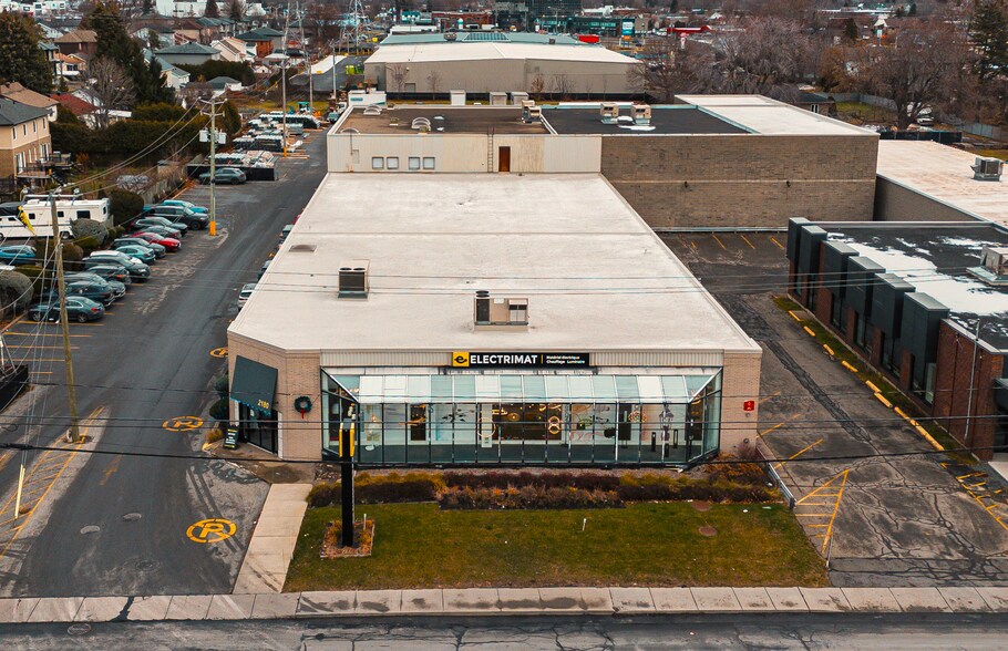 Primary Photo Of 2180 Lapinière, Brossard Showroom For Sale