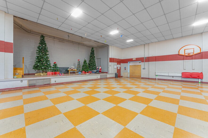 More Photos Of 300 North St, Waynesburg Schools For Sale