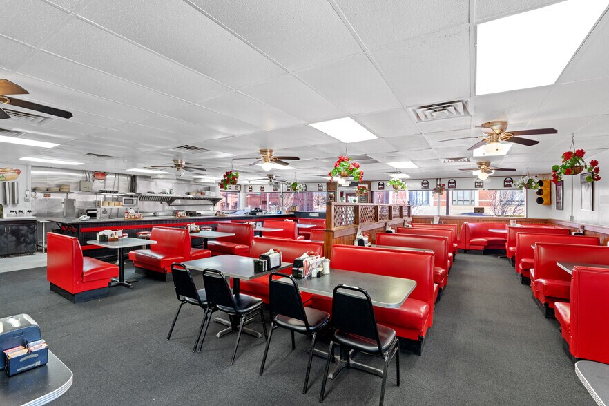 More Photos Of 191 E St John St, Spartanburg Restaurant For Lease