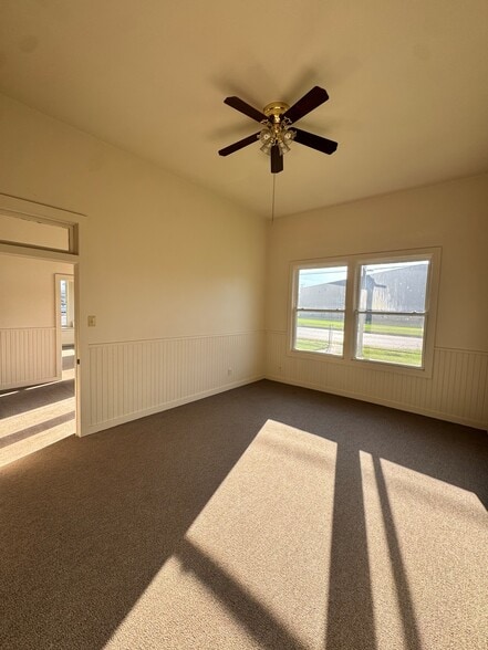 More Photos Of 916 N Longview St, Kilgore Office For Sale