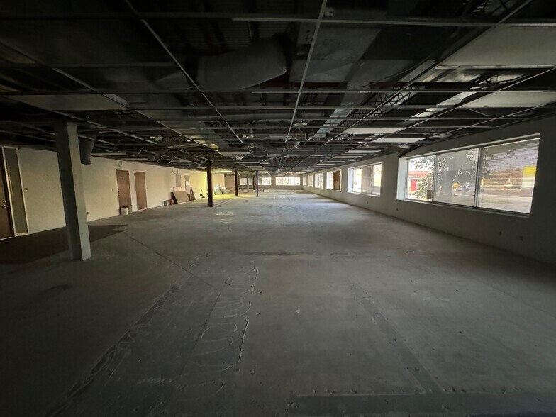 More Photos Of 2607 Walnut Hill Ln, Dallas Office For Sale