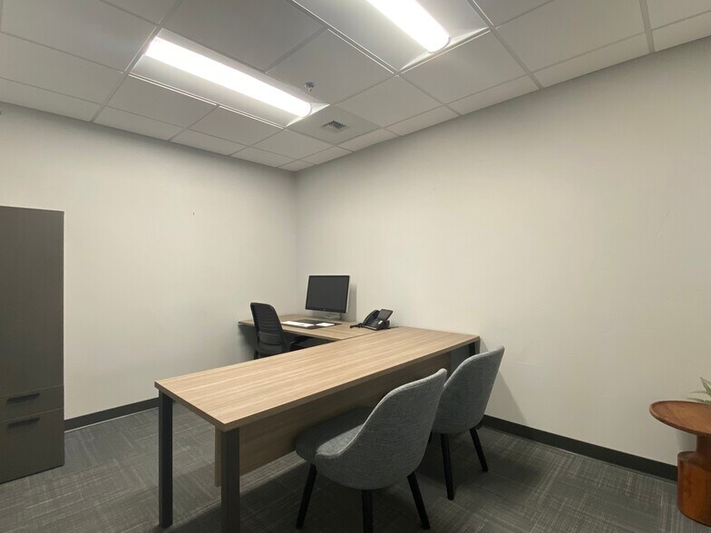 More Photos Of 400 SW Bond St, Bend Office For Lease