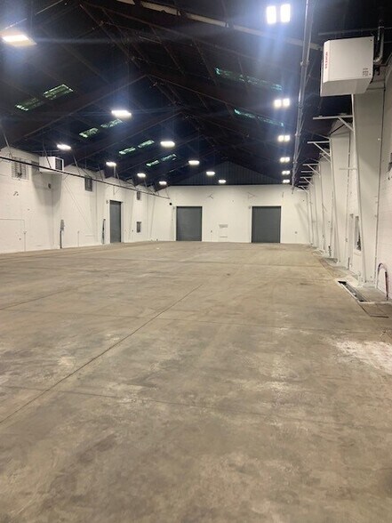 More Photos Of 650 E Taylor Ave, Saint Louis Warehouse For Lease